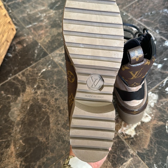 LOUIS VUITTON Laureate Platform Desert Boot - LIKE NEW - SIZE 39 (8.5) - Picture 5 of 5